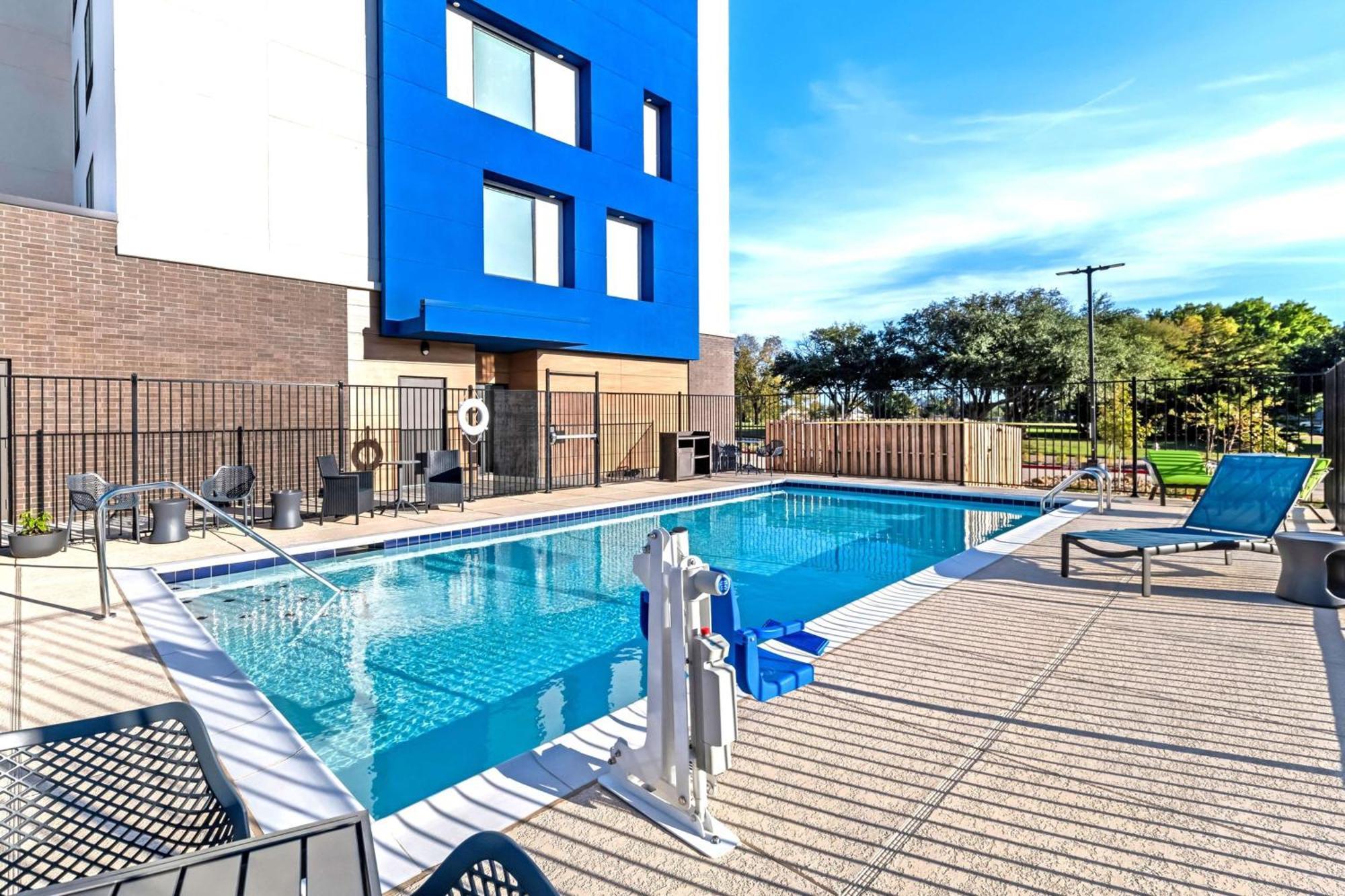 Hampton Inn & Suites Шърман Екстериор снимка